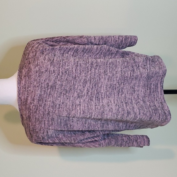 Pink/Gray Top with Chain detail - Picture 3 of 5